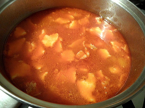 Венгерский суп-гуйяш с чипетке по рецепту К. Гунделя