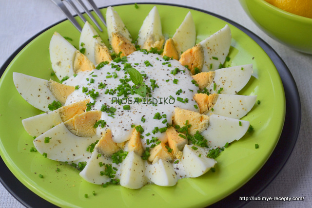 Салат из яиц с зелёным луком 2