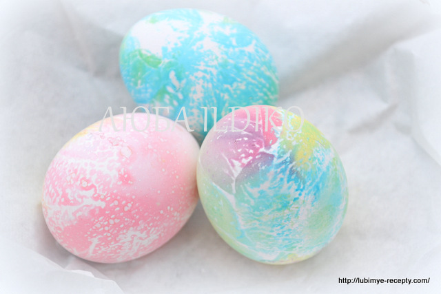 Как красиво покрасить яйца8